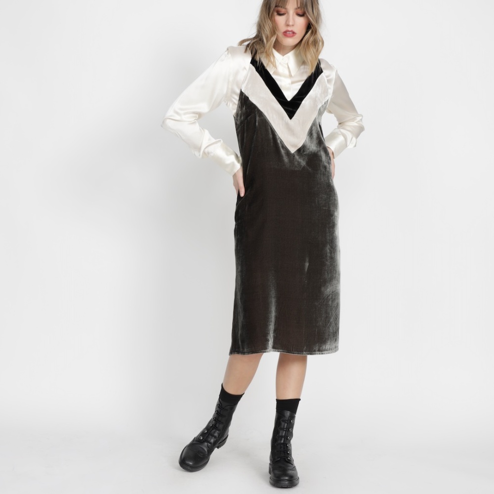 Gold Hawk Chevron Velvet Midi Dress in Pewter Neutrals.  SMALL *NWT*. Pockets